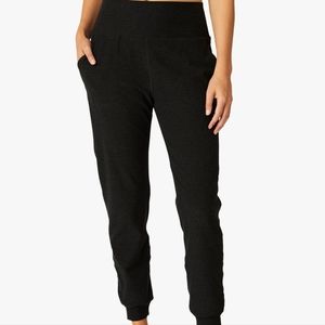 💖 Beyond Yoga Spacedye Midi Joggers M Darkest Night Pants 🌺